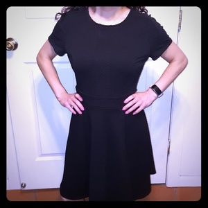 Elle black dress